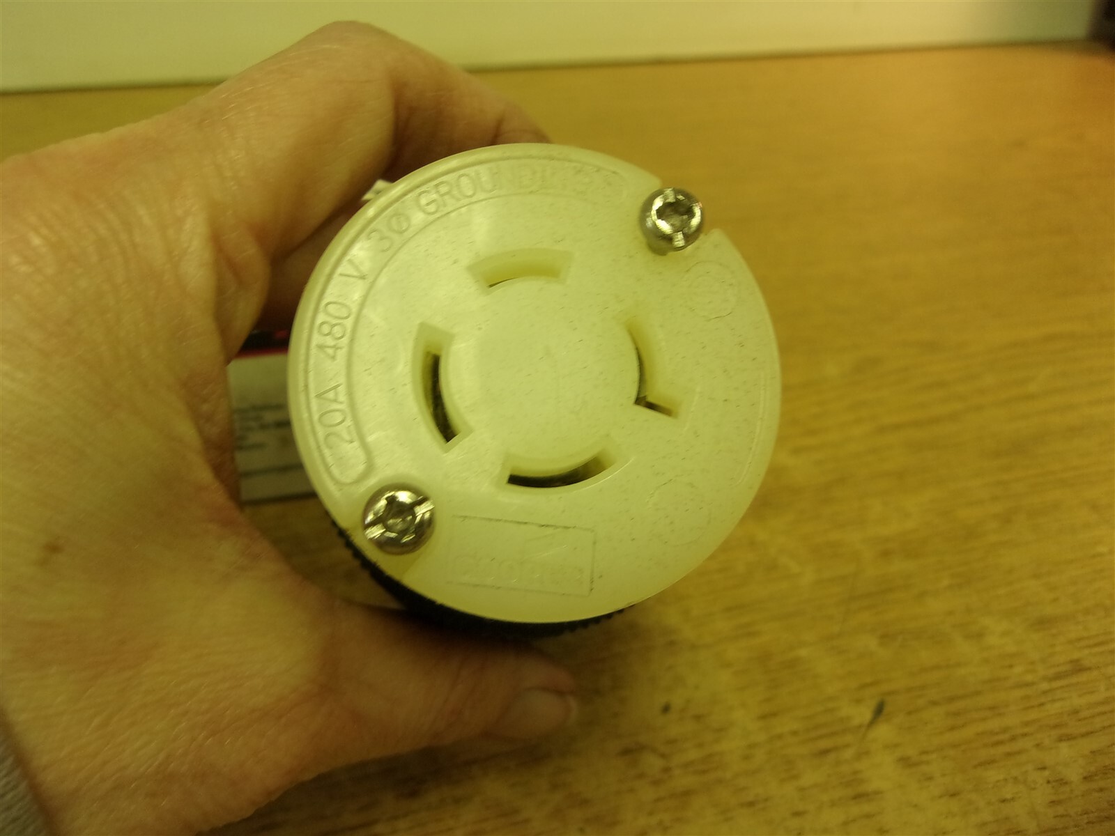 NEW Arrow Hart Cooper CWL16200 Receptacle *FREE SHIPPING*