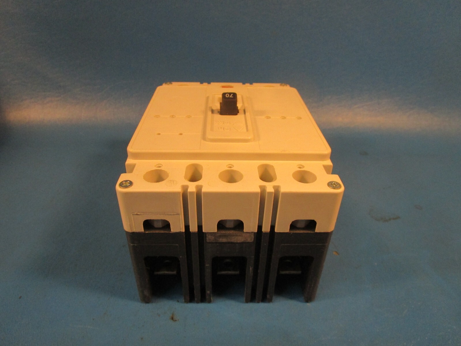 Eaton XHFD3070W, Molded Case Breakers (MCCBs) HFD 3P 70A 50/60Hz 3Ph