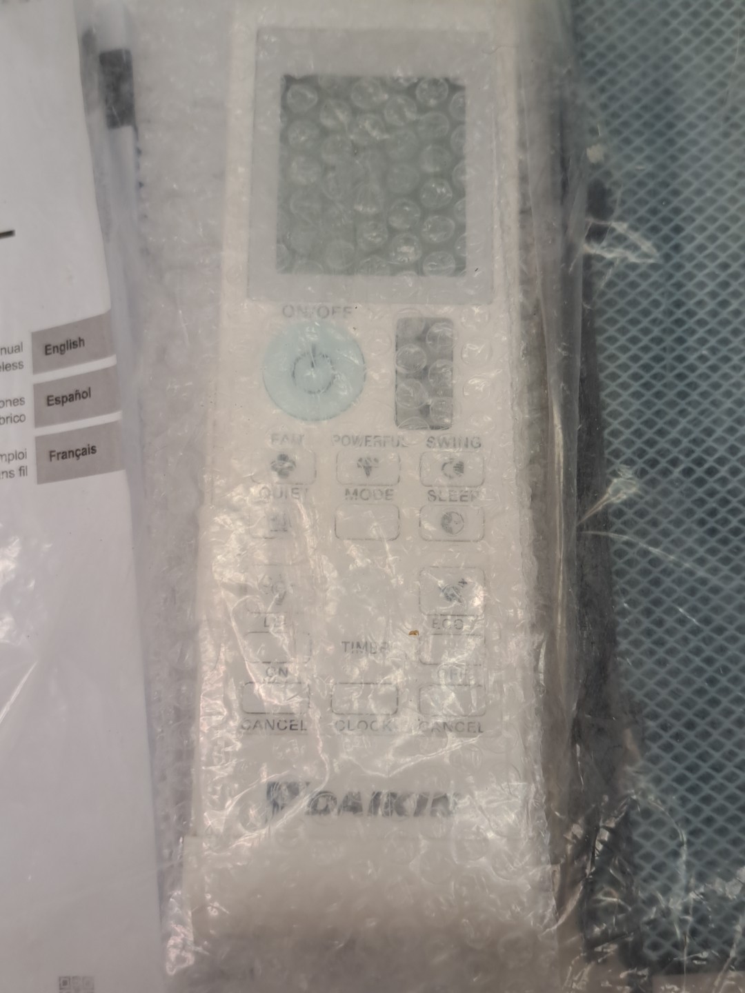 Daikin 2531835 handheld remote controller with Wall Holder NEW