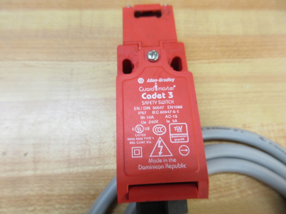 Allen Bradley 440K-C21061 Series A Safety Switch With Wiring