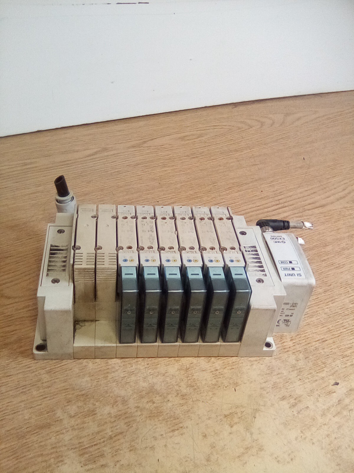 SMC EX500 Series 8 Slot Manifold W/ EX500-Q101 & (6) SY5200-5U1