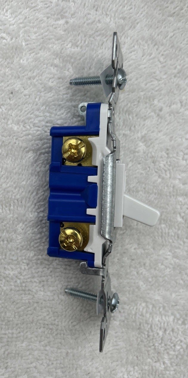Eaton NSB 1301-7W-10 (5) Boxes of 10 Single Pole Toggle Switches 2 open 3 Sealed