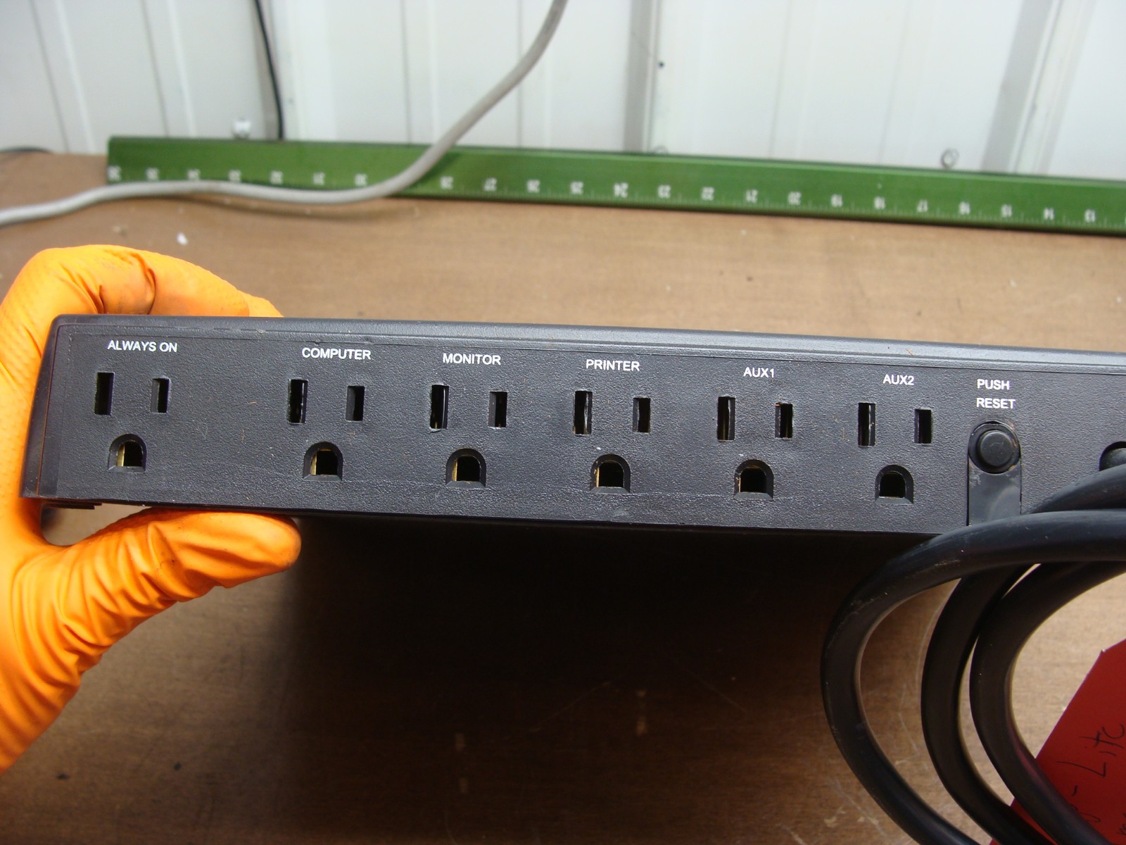 TRIPP LITE DESKTOP 6 OUTLET SURGE PROTECTOR TMC-6 1440J