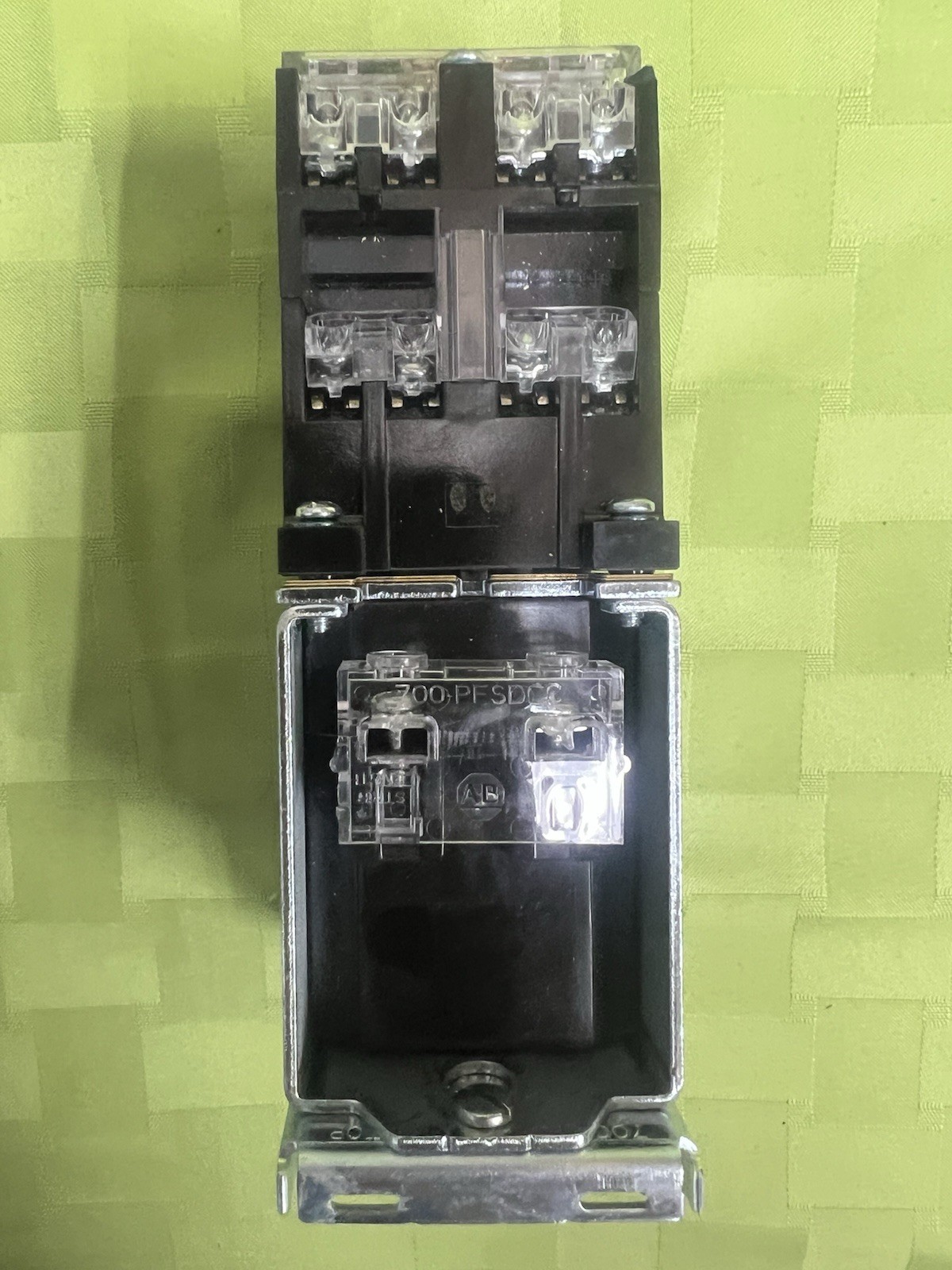 ALLEN BRADLEY 700S-DCP620DZ24 SAFETY CONTROL RELAY 600V DC COIL 8 POLE SER E NIB