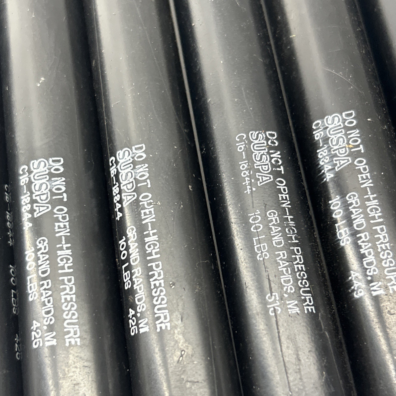Lot Of 23 suspa c16 gas shocks C16-1884 100#, C16-14892 120#,c16-23598 160# Etc