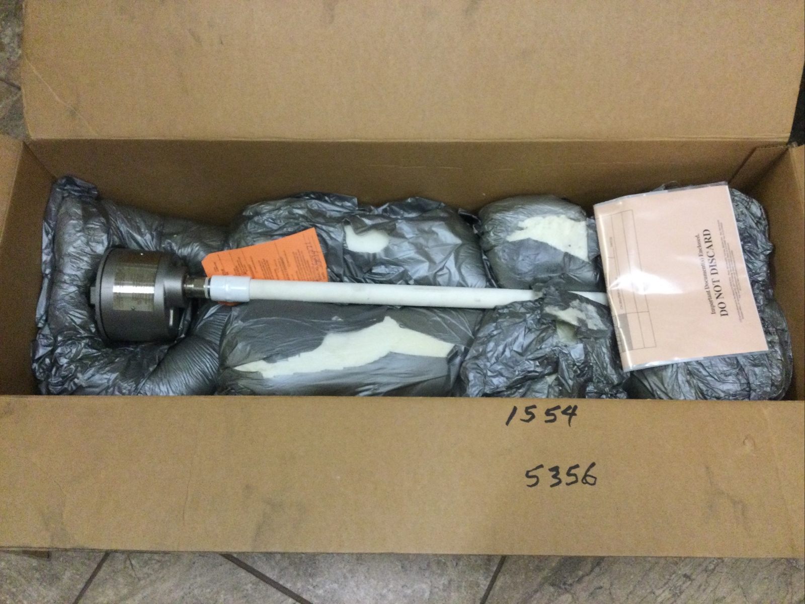 NEW, FCI FLUID COMPONENTS FLT93S-1B1A10WE4DC0000 SENSOR HEAD SINGLE SEAL 624271