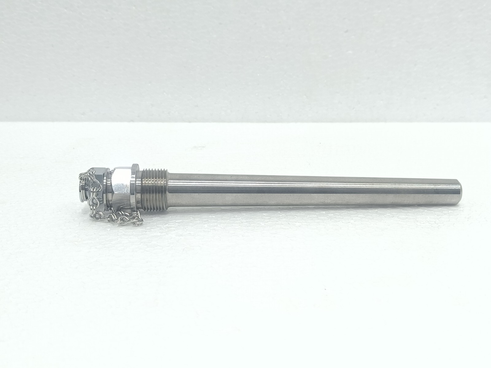 STAINLESS STEEL THERMOWELL WITH THREADED CONNECTION AND PROTECTIVE CAP – 1/2 NPT