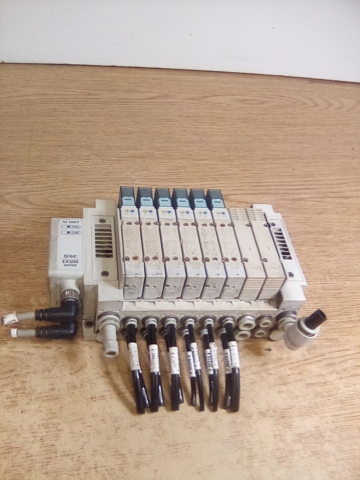 SMC EX500 Series 8 Slot Manifold W/ EX500-Q101 & (6) SY5200-5U1