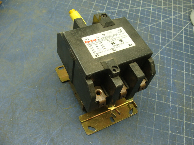 LOT OF 2 FURNAS DEFINITE PURPOSE CONTACTORS 42FE35AF306R COIL 110V/120V