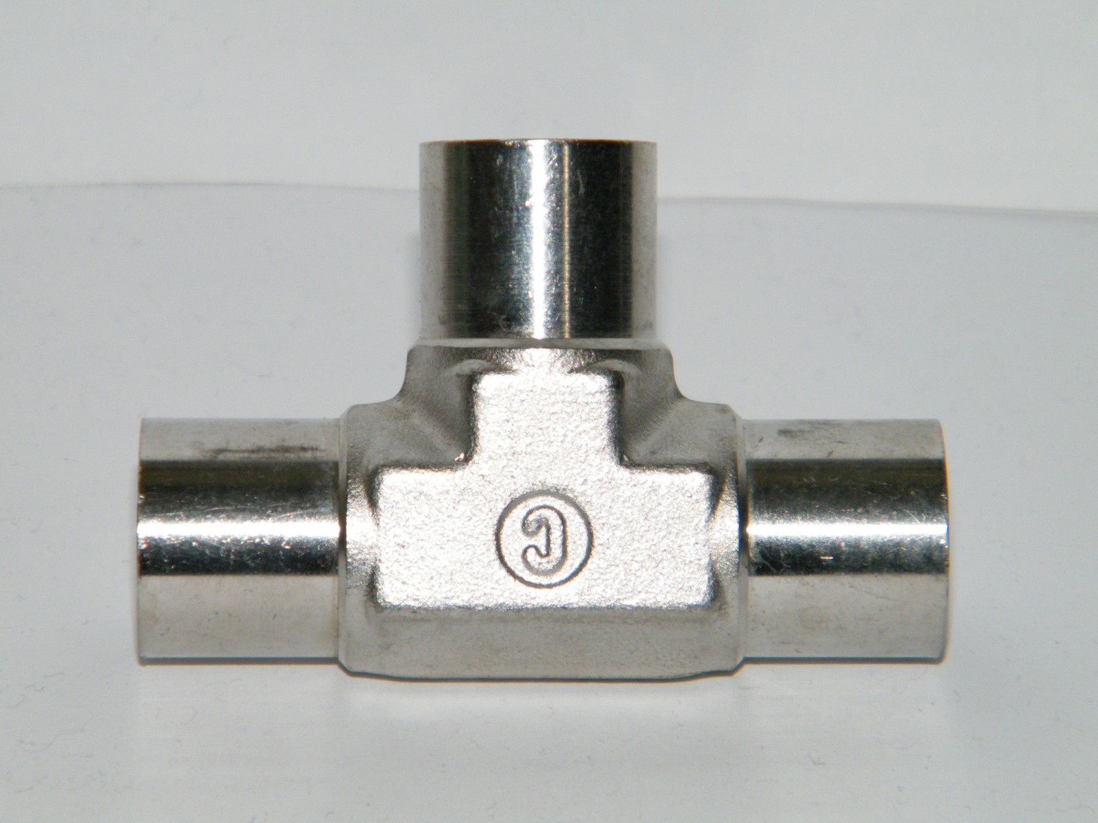 CAJON / SWAGELOK S/S STAINLESS STEEL 3/4″ TEE, T, 316, PART # SS-12-VTBW-3, NEW