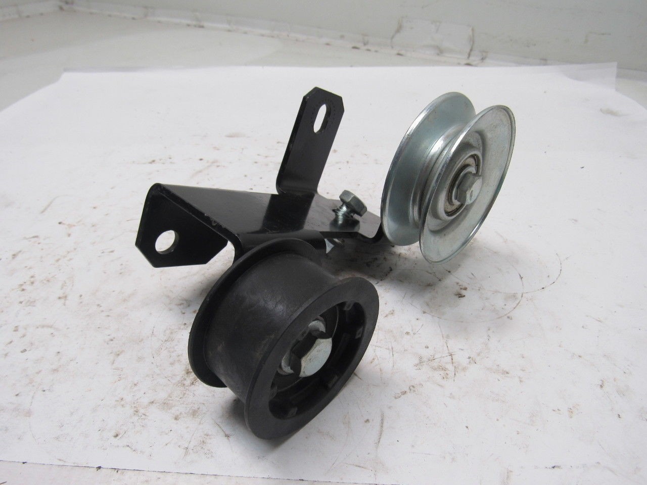 Dematic K041521AAA Power Twist V Belt Guide Roller Conveyor Drive Idler Ass’y