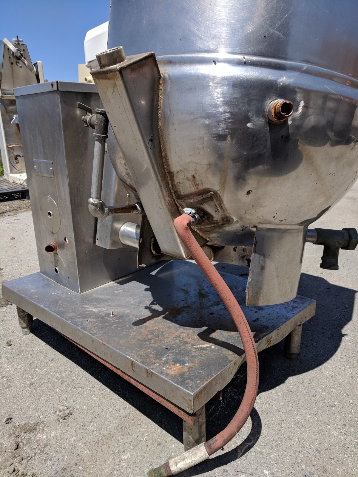 Groen DH-40 Tilting NATURAL GAS Steam Kettle, 100,000 BTU. No Agitator