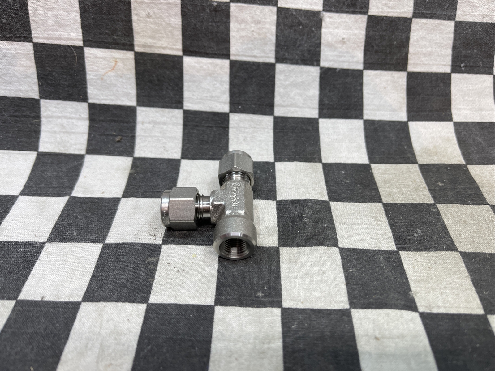 SWAGELOK Female Run Tee 1/4″ T, SS-400-3TFT and SS-400-3-4TFT, LOT OF 5#1606V34
