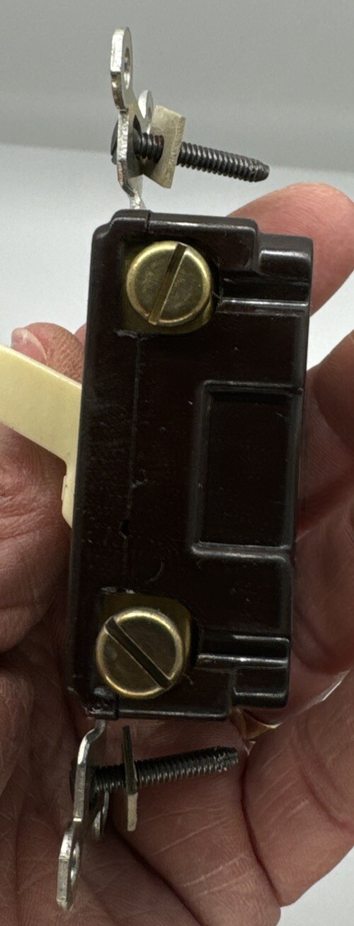 New Slater 700-IV Single Pole Wall Toggle Switch Heavy Duty 15A 120-277V NOS