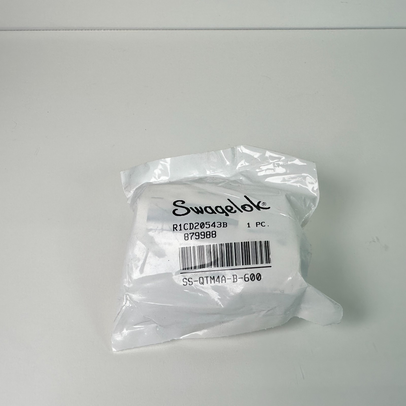 (NEW) Swagelok SS-QTM4A-B-600 Quick Connect Coupler Coupling 3/8″