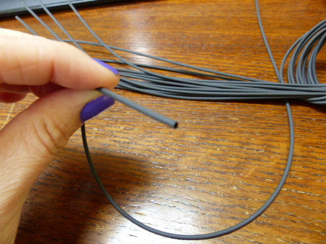 3M F221B1/16BK100 Qty of 1 per Lot 24 ft HEATSHRINK 1/16IN X 4FT BLACK 6 sticks