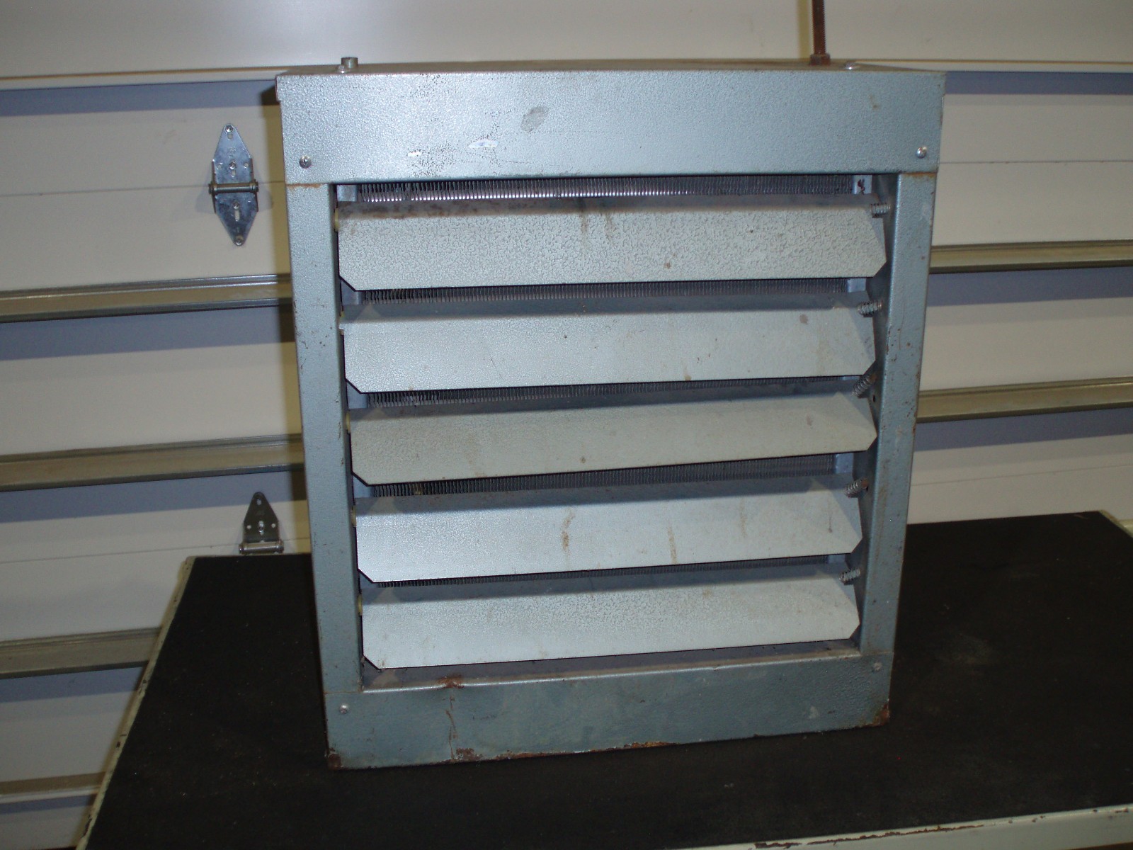 AIRTHERM HSW-110 HEATER UNIT HOT WATER STEAM UNIT WITH MAGNETEK .16 HP MOTOR