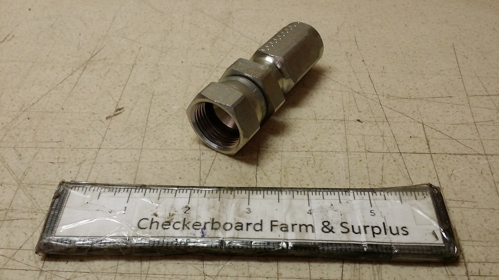 NOS Parker Field Attachable Fitting 20630-12-8 1/2″ Swivel 30 Series Female