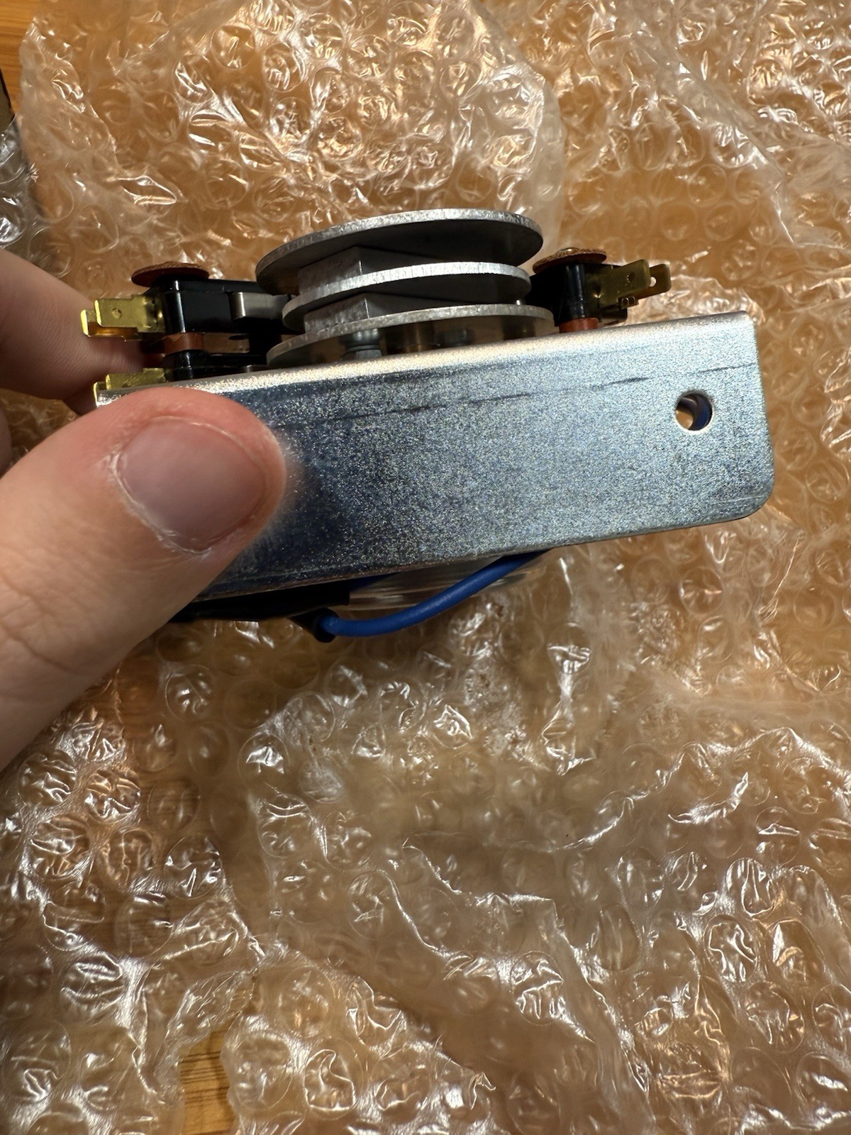 BRAND NEW CARRIER HK25BB020 HVAC TIMER 110V 60HZ