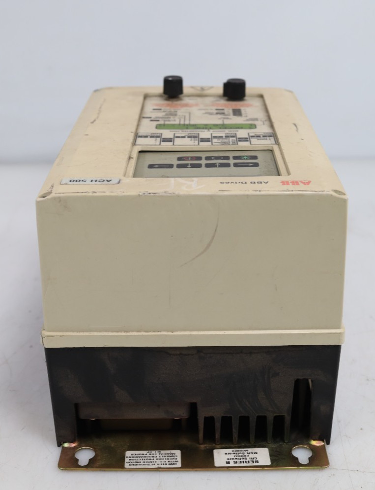 ABB ACH501-007-4-00P2 7.5HP 0-500V-AC 0-500HZ 11A AC MOTOR DRIVE D543787