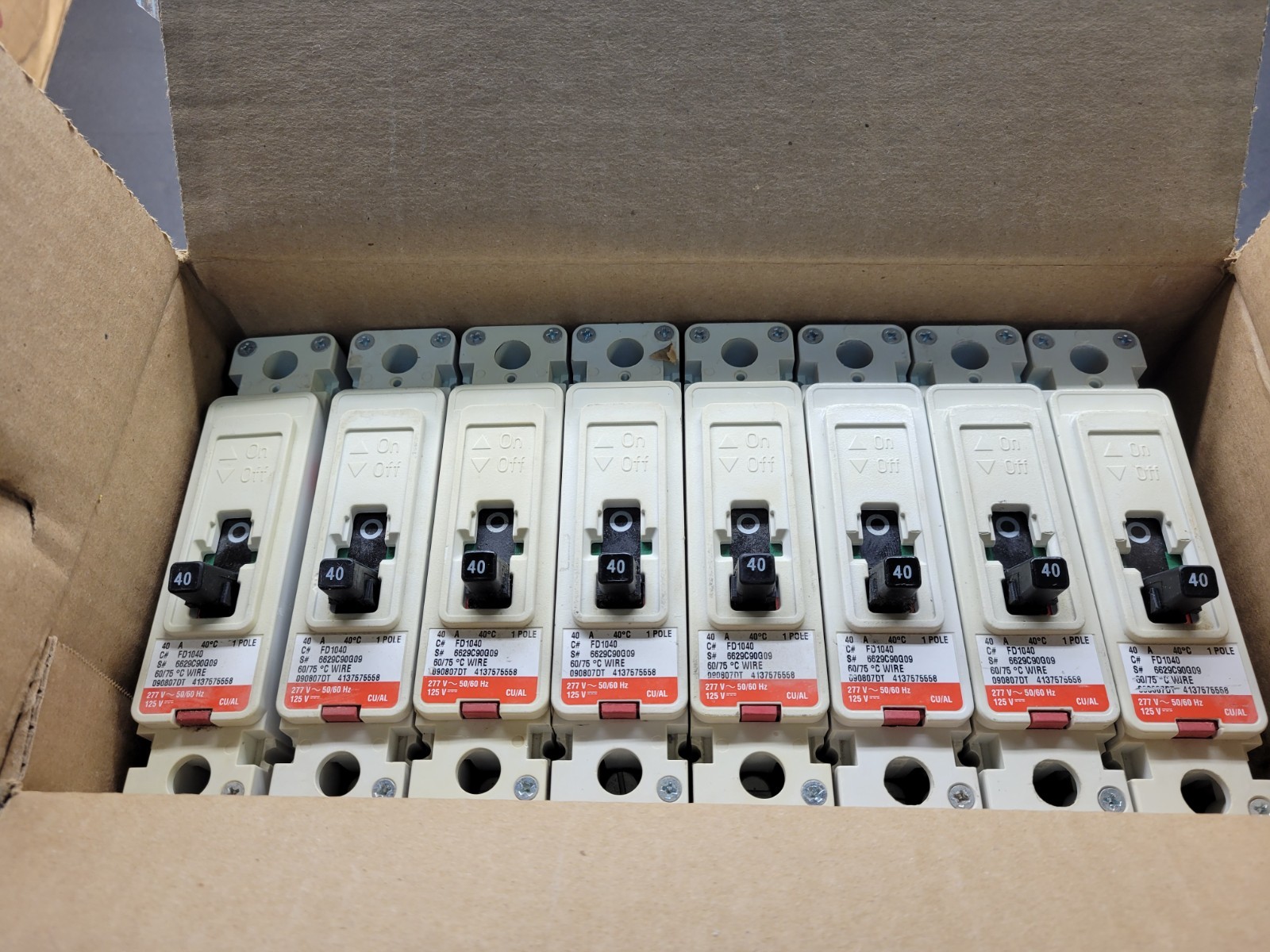 Eaton FD1040 277 Volt Breaker. Box of 8.