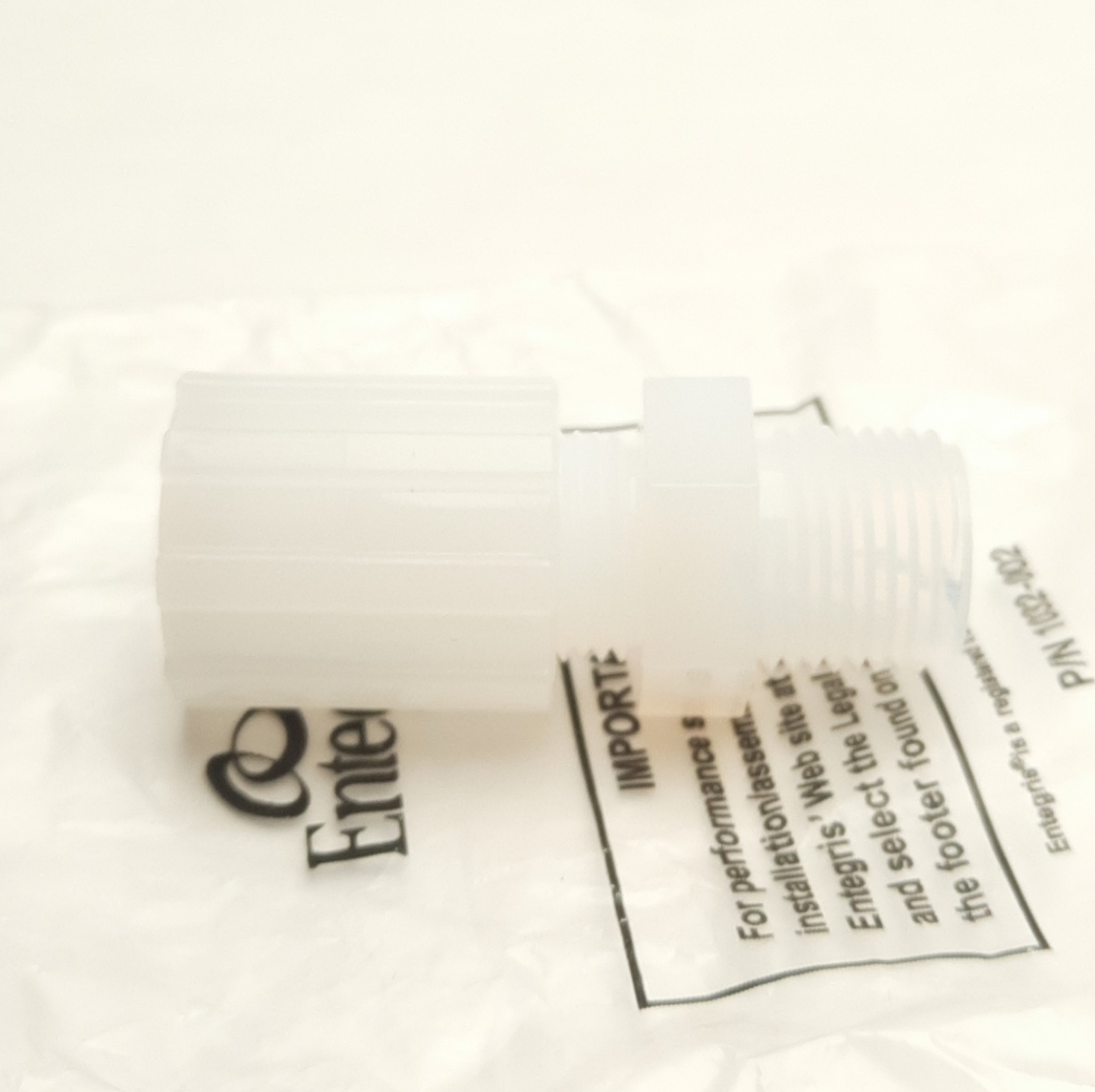 Lot of 2 Entegris C6-6FN-1 Flaretek Straight Adapter, 3/8″ Tube to 3/8″ MNPT PFA