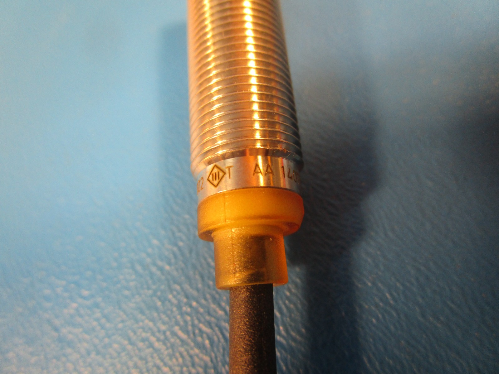 IFM Efector IFS259, Inductive Proximity Sensor 0.276″ (7mm), Threaded – M12