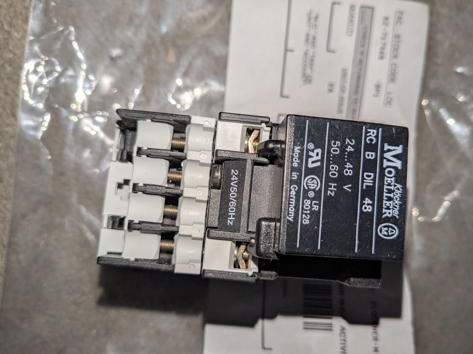Klockner Moeller Eaton DIL00AM-10 Contactor 24V Coil w/ RC B DIL 48 Suppressor
