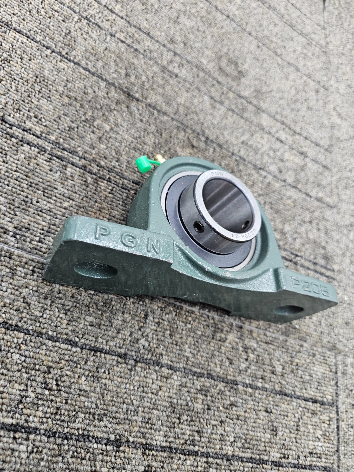 (QTY 2) PGN P208 UC208-24 INSERT 2 BOLT PILLOW BLOCK BEARING