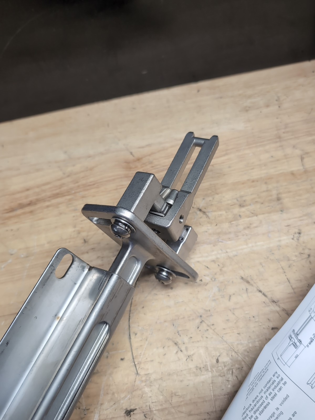 FORTRESS INTERLOCKS ITM-00038811 SBG PRO SLIDEBAR TG2, Nos Surplus