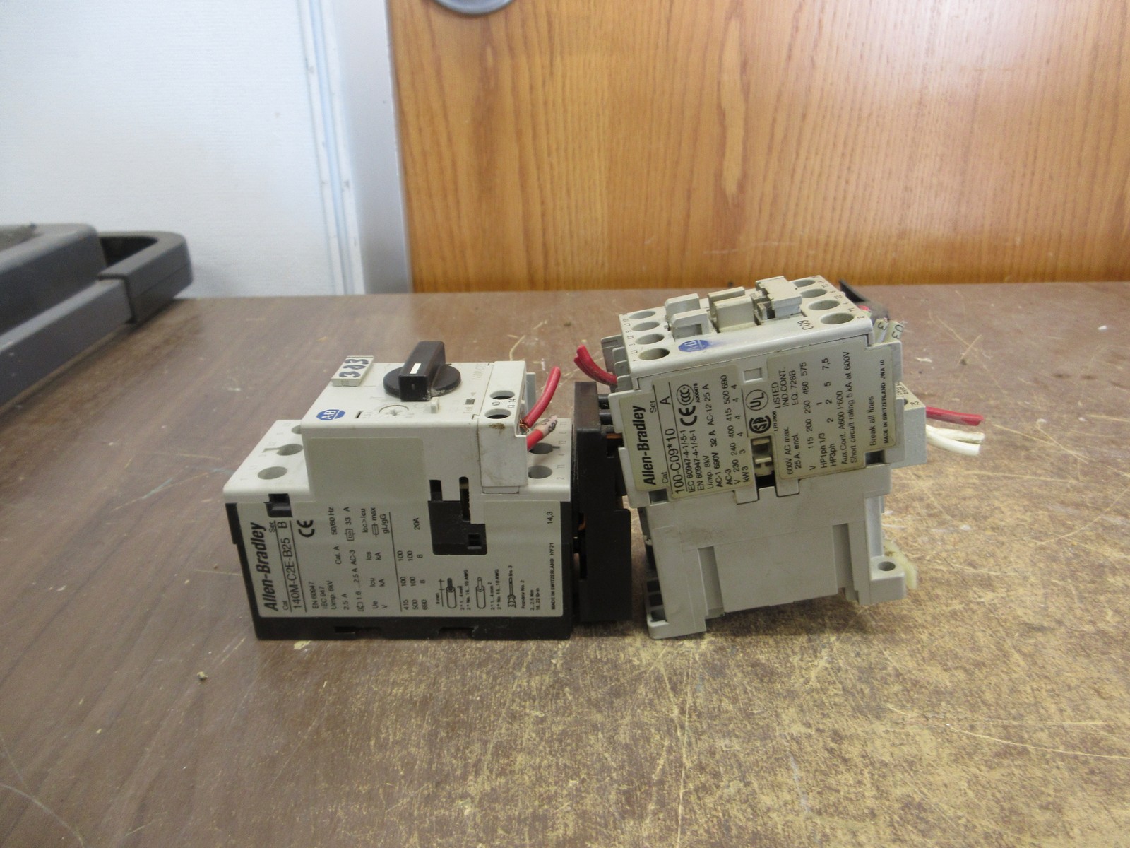 Allen-Bradley Starter 100-C09*10 / 140M-C2E-B25 120V Coil Trip: 1.6-2.5A Used