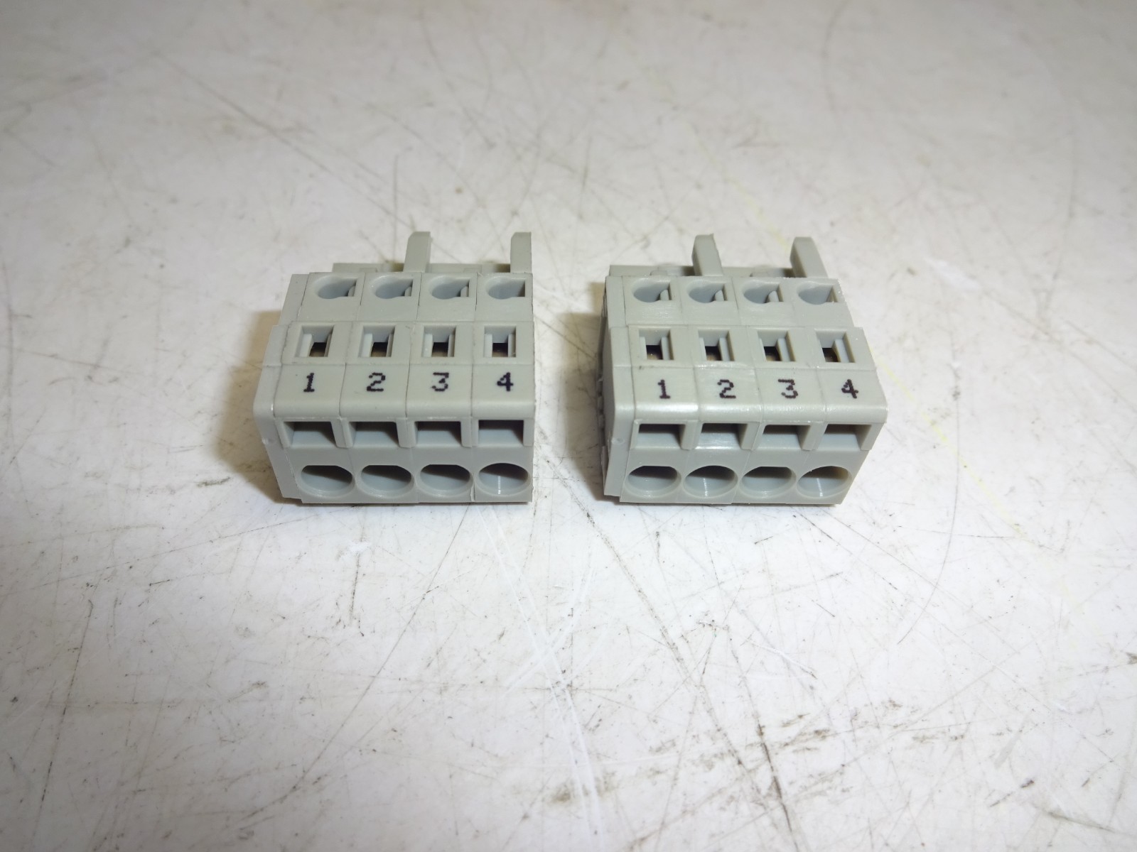 LOT OF 2 WAGO MCS 2,5 4 POLE CONNECTOR 250V