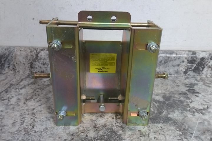 Honeywell Miller CMB/ 310 Lb Weight Capacity Cab Mount Bracket