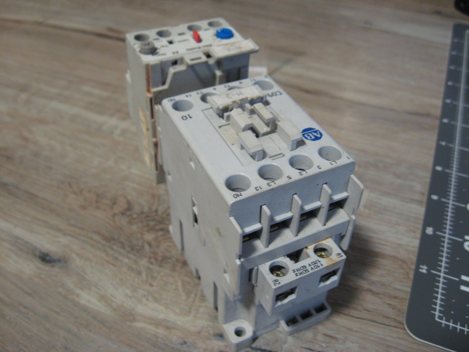 Allen Bradley 100-C09*10 /A Contactor 600V 25A & 193-EA1DB /A Overload Relay