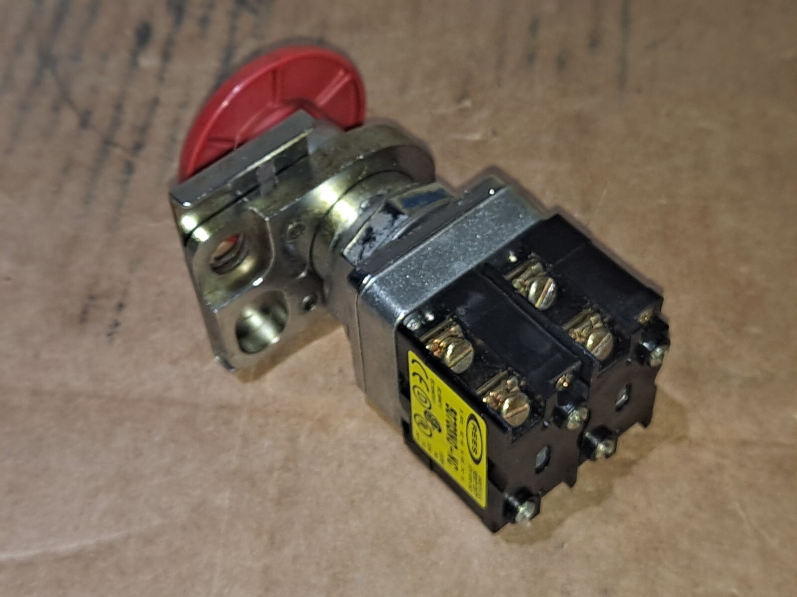 REES 40102-102 STOP PUSH BUTTON W/ (2) CONTACT BLOCKS 50703NO-NC Fast Shipping