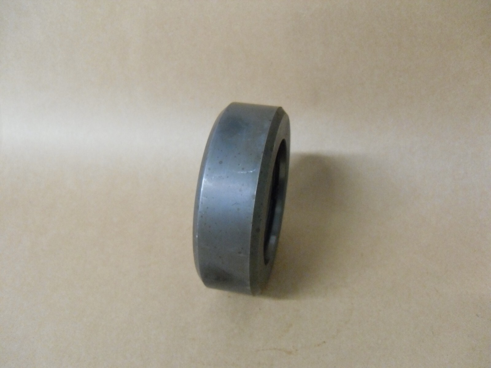 ROLLER 25 MM BORE, 3.657″ OD, 1-1/8″ WIDTH BRG 305 USA