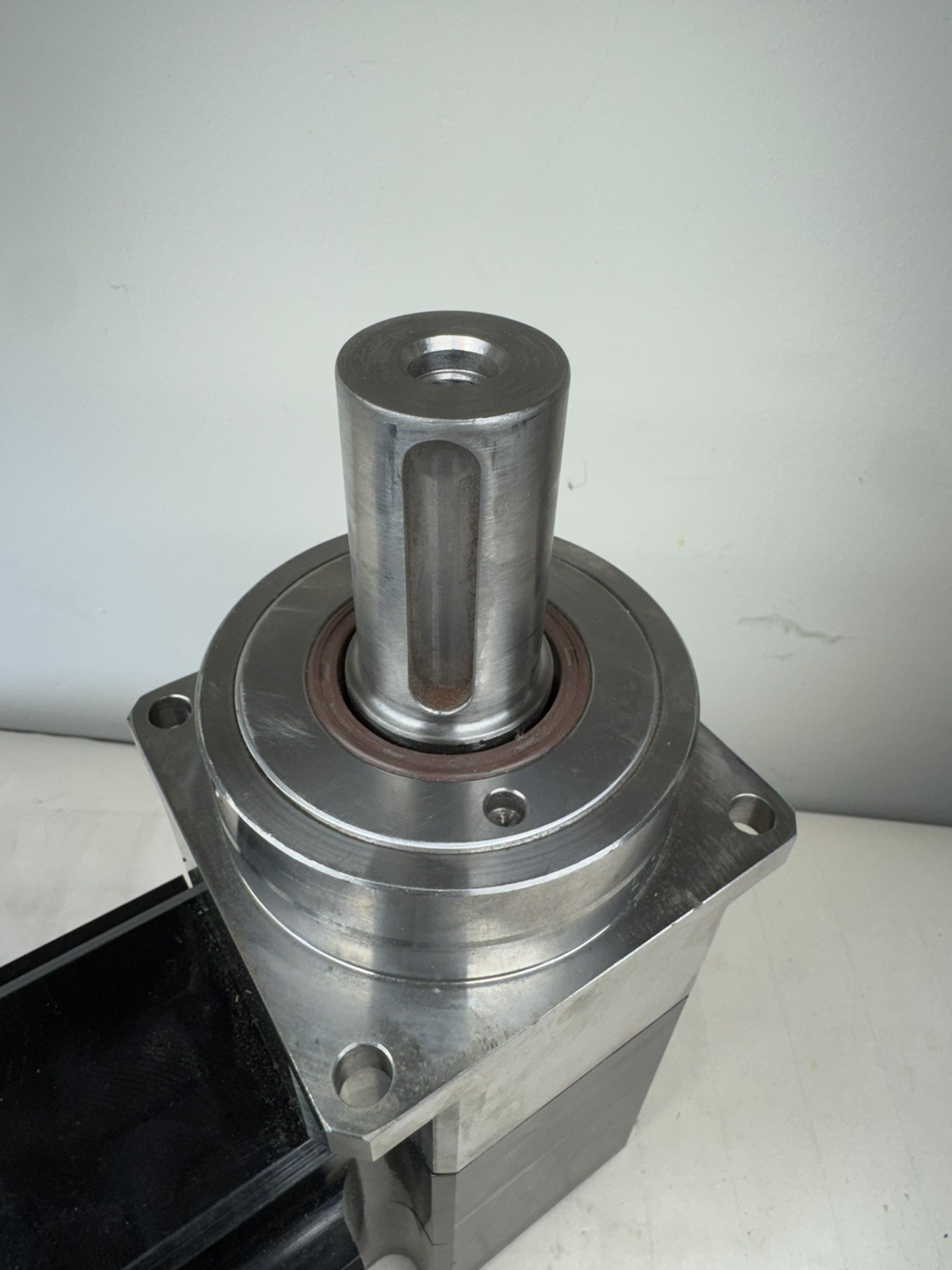 Kollmorgen MT504B1-T1C1 THOMSON MICRON 42-314284-C427 TRUE PLANETARY GEARHEAD