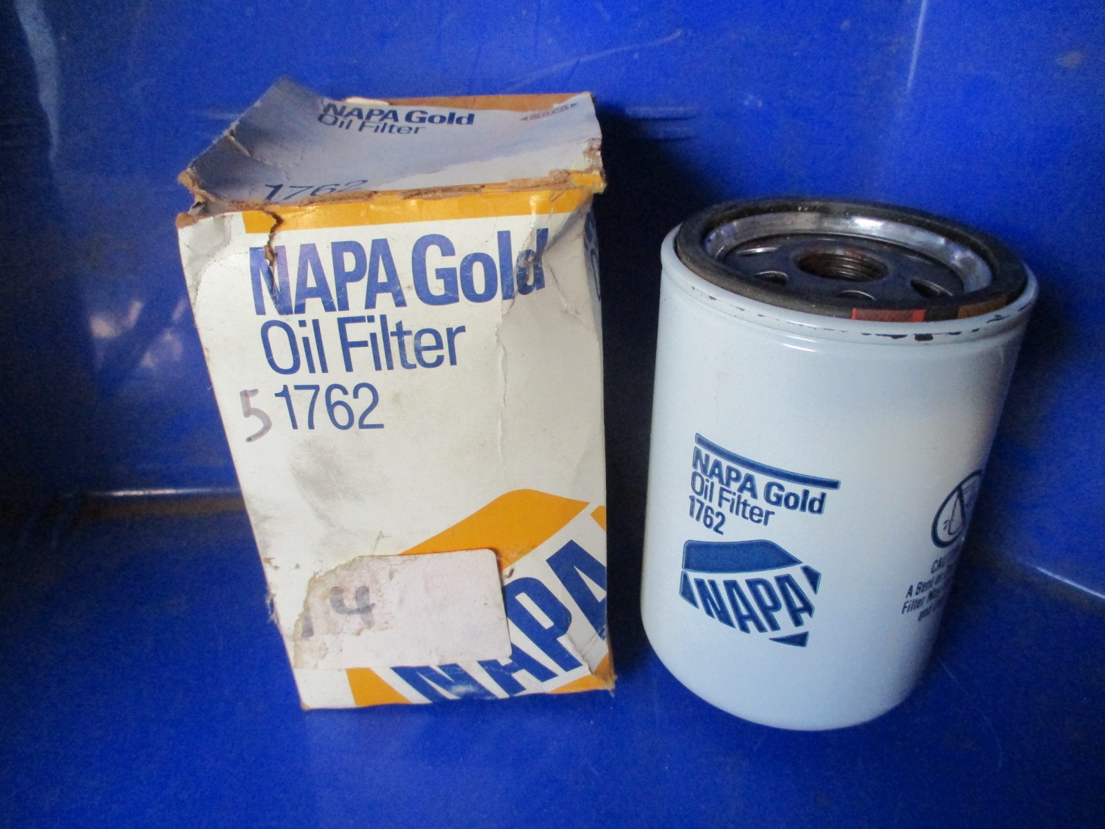 NAPA 1762 Oil Lube, Spin On Filter (wix 51762). New old stock!