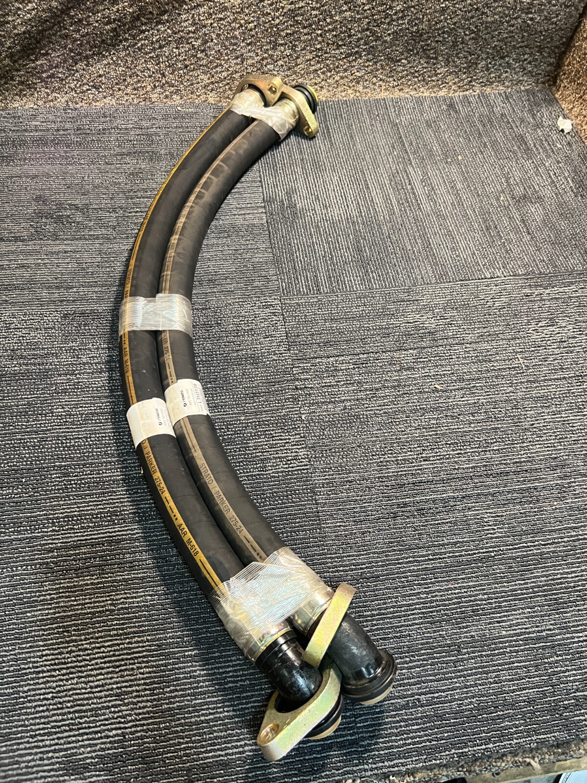 (QTY 2) Strato LTH3139 1-3/8″ ID Flanged Intermediate Hose Assembly Straight