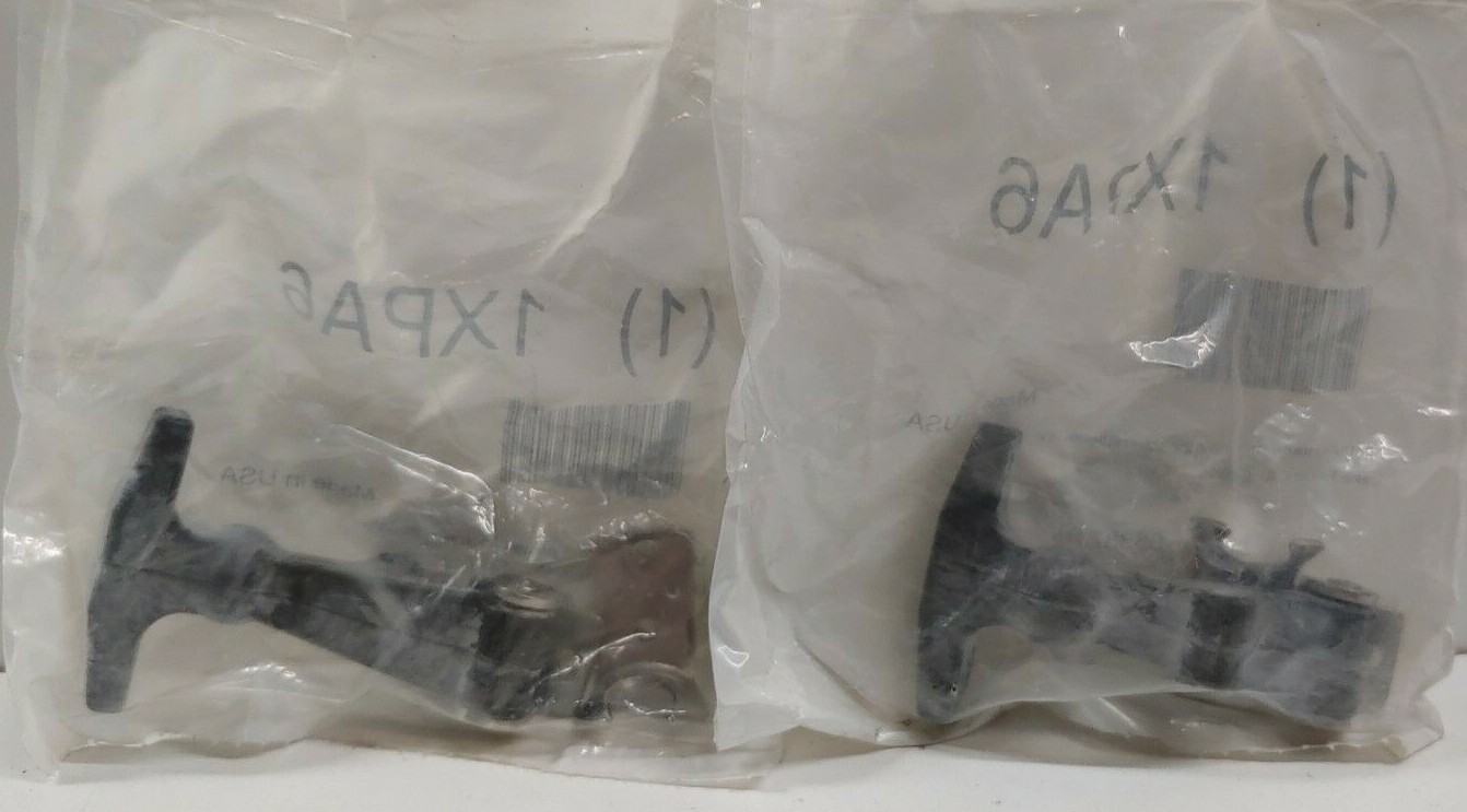 LOT OF (2) NEW OLD STOCK! GRAINGER RUBBER NON-LOCKING DRAW LATCHES 1XPA6