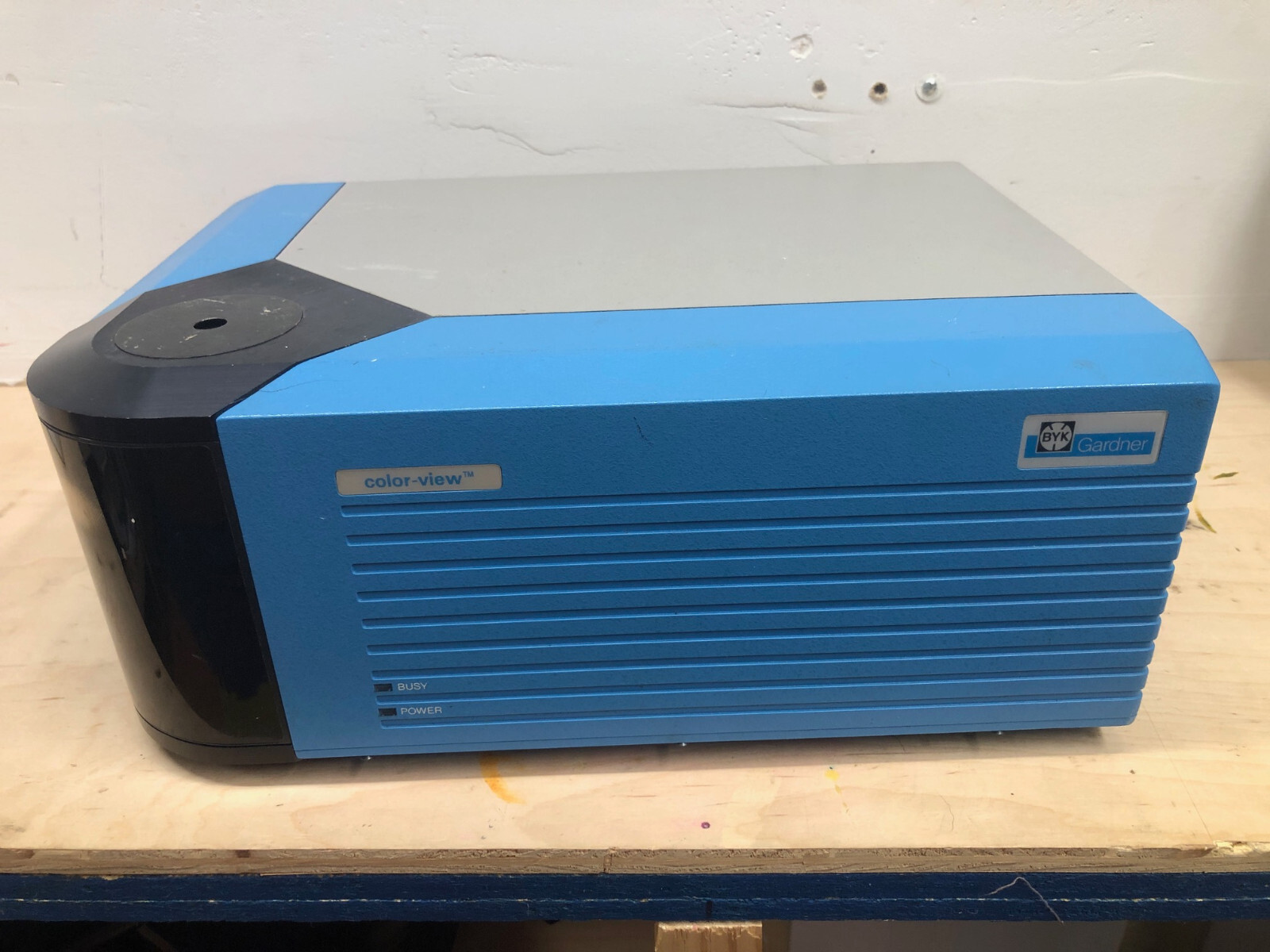 BYK Gardner color-view spectrophotometer (model 9000)