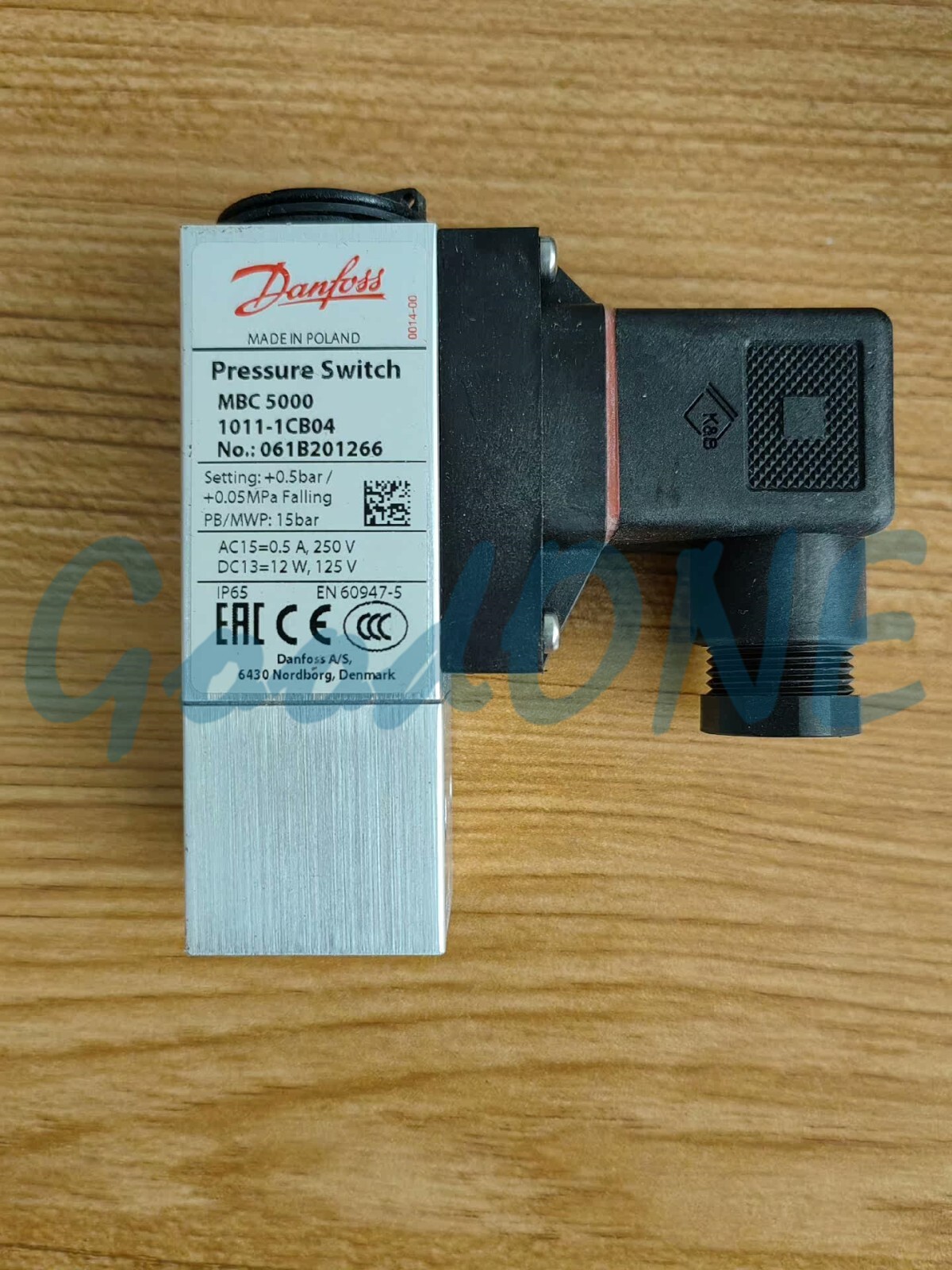 1PC New 1PC Danfoss MBC 5000 061B201266 Pressure Switch