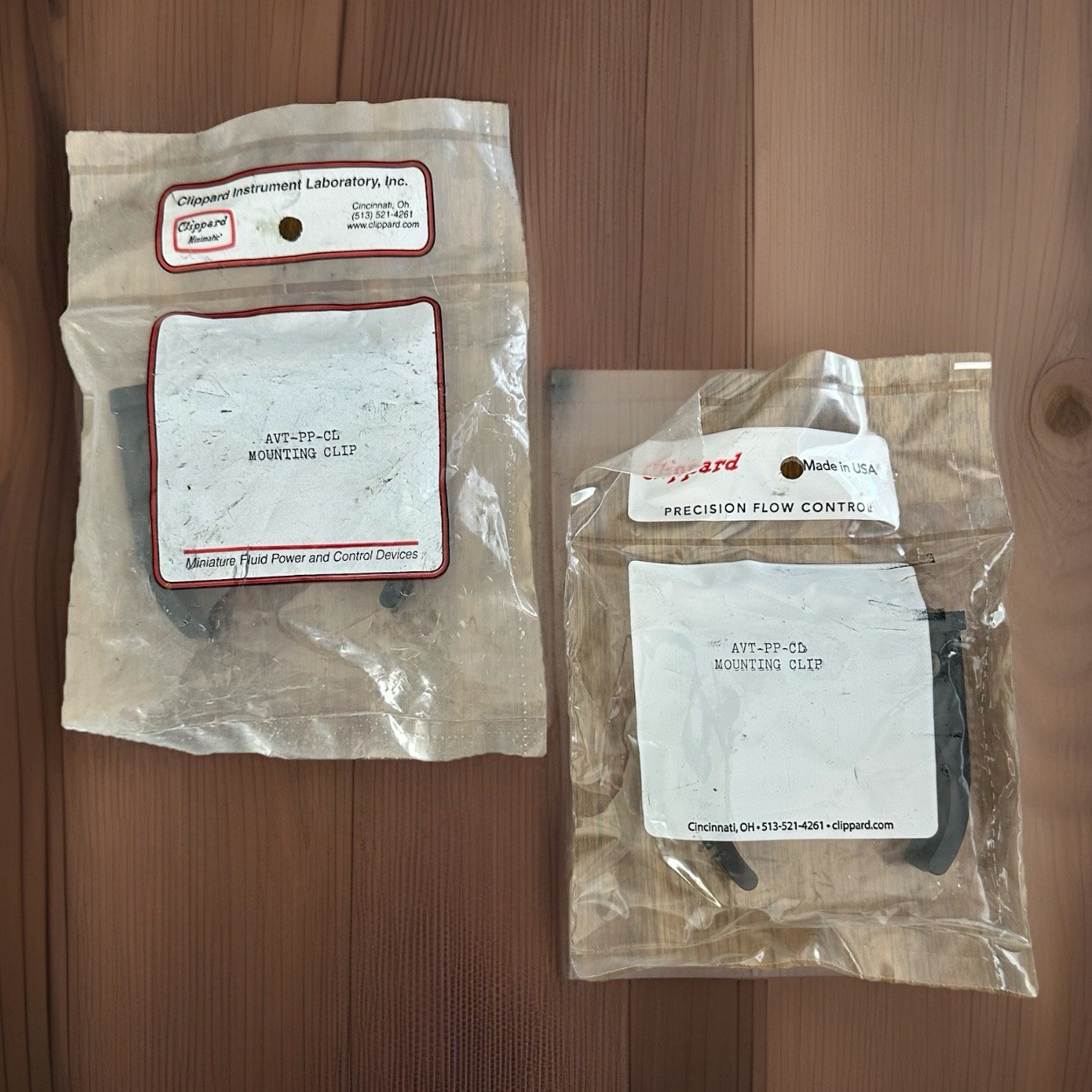 *Lot of 2* Clippard Instrument Laboratory Mounting Clips (AVT-PP- CL) New in Bag