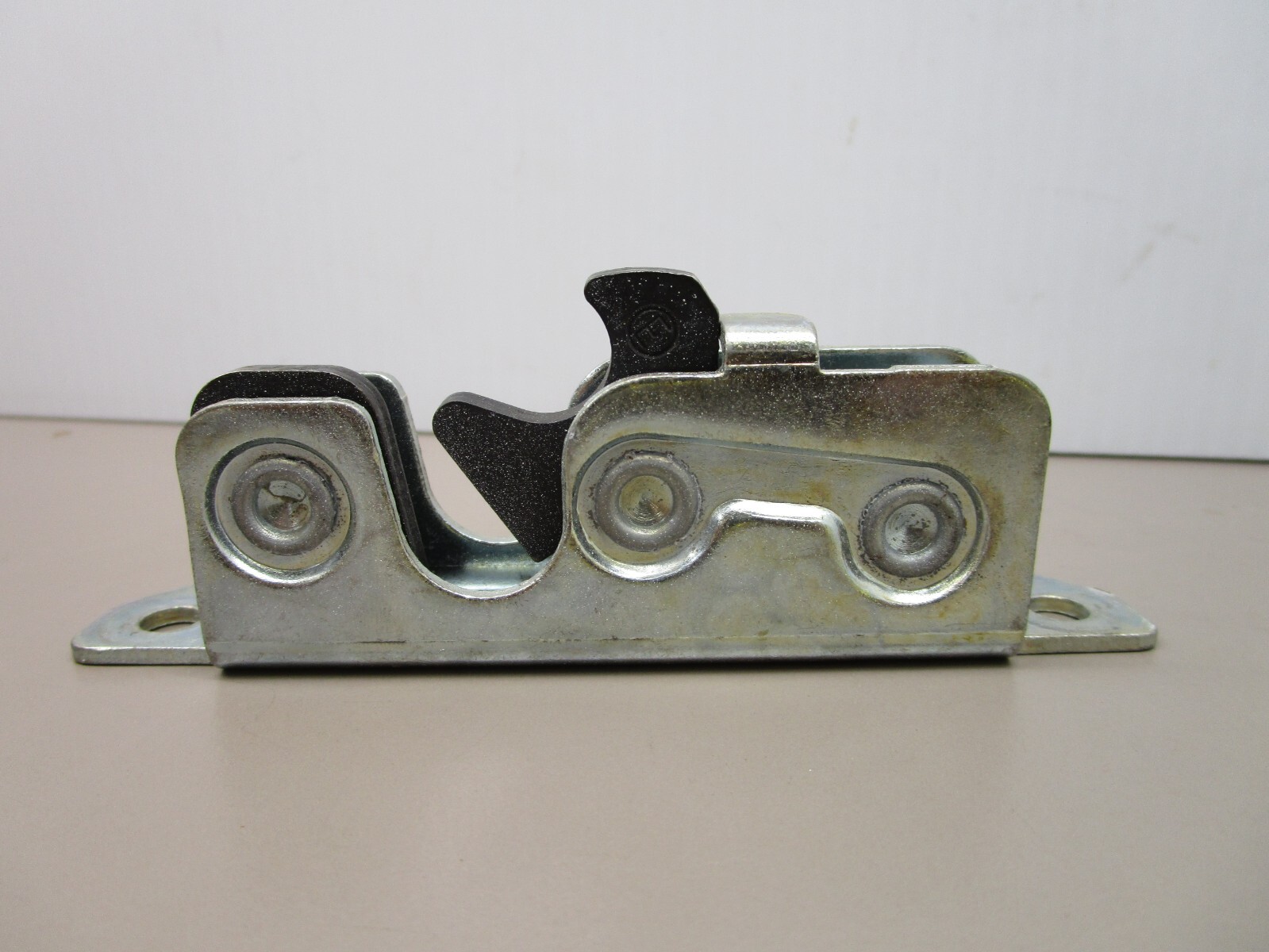 NewFlyer Engine Access Cover Latch Set Left and Right Fits Invero Model