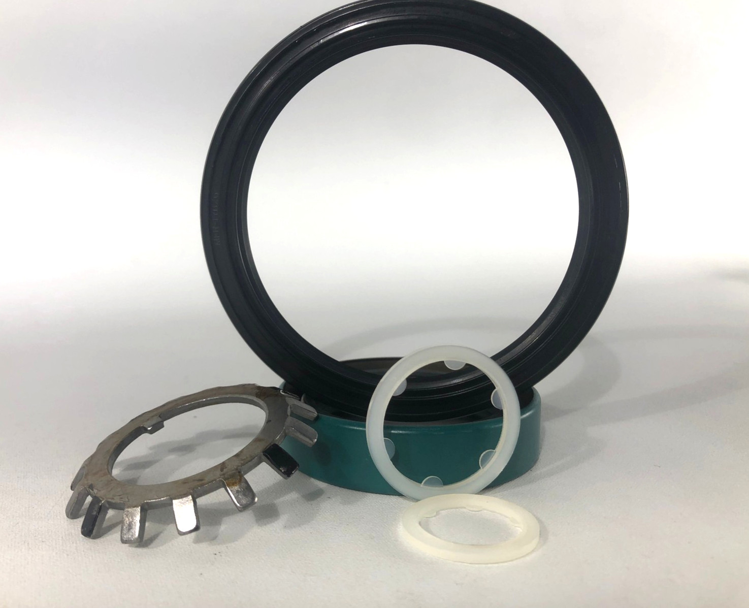 HMMWV M998 Geared Hub Seal Modification Kit PN: 2940L0013 NSN: 2590-01-523-1657
