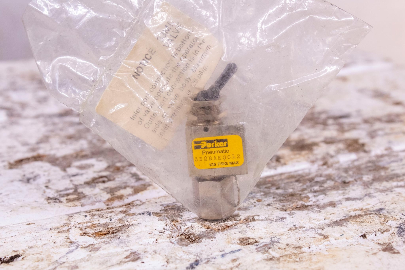 Parker Pneumatic Switch 33MBAK00L2