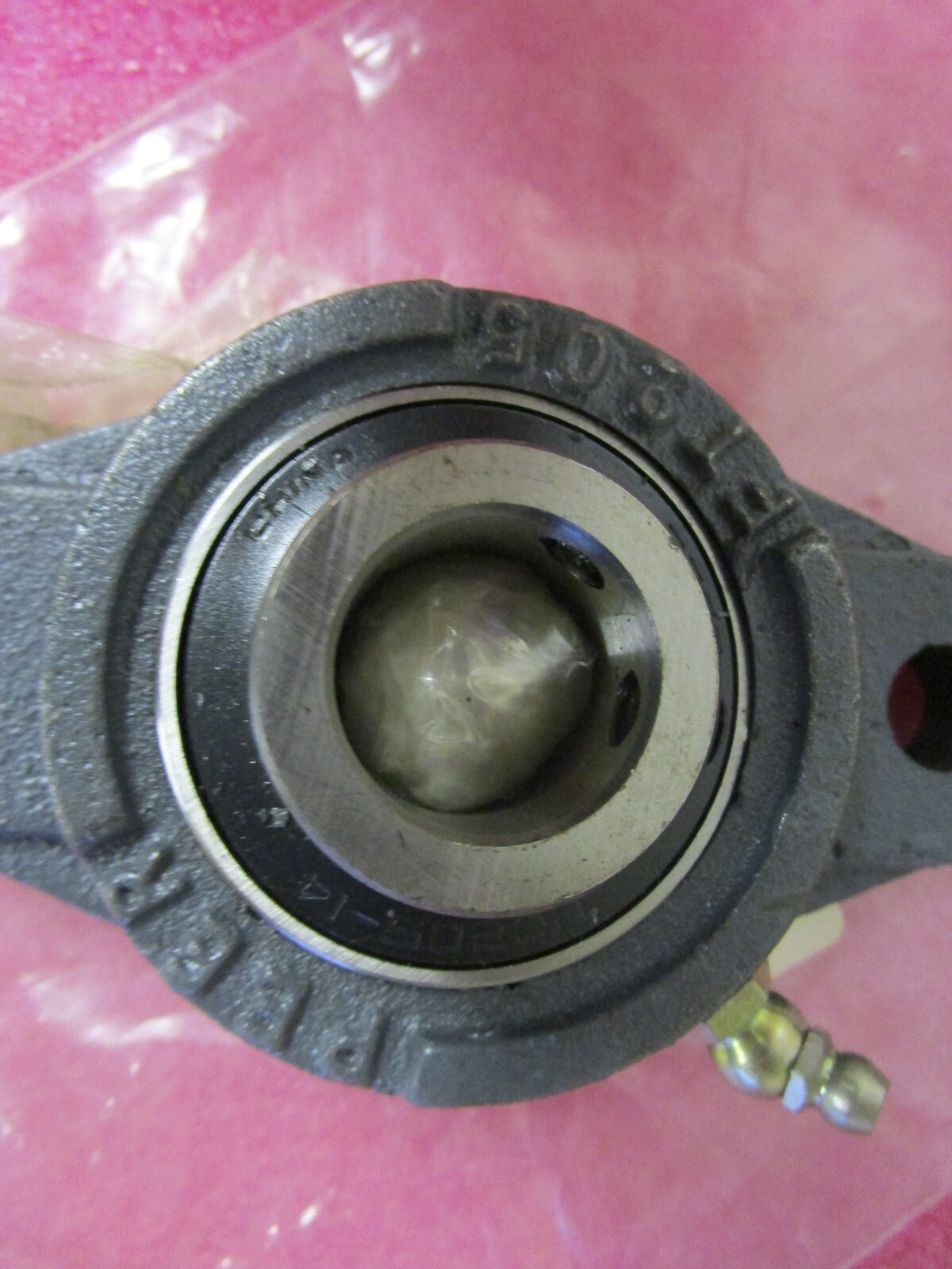 New! PEER FT205 2 Bolt Flange Bearing UC205-14