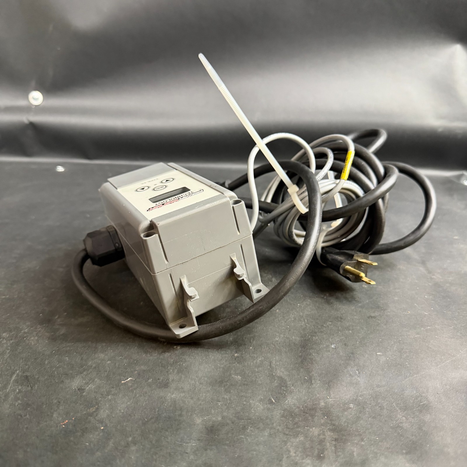 POWER BLANKET TYPE 4X THERMOSTATIC CONTROLLER ($75 OBO)