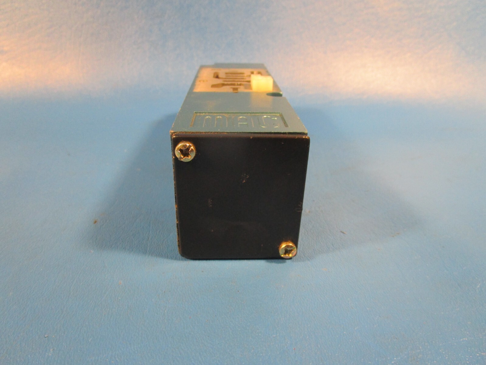 MAC 82A-CA-BKA MANIFOLD BASE, 1/4INCH NPT PORTS. For Solenoid Valve Assemblies