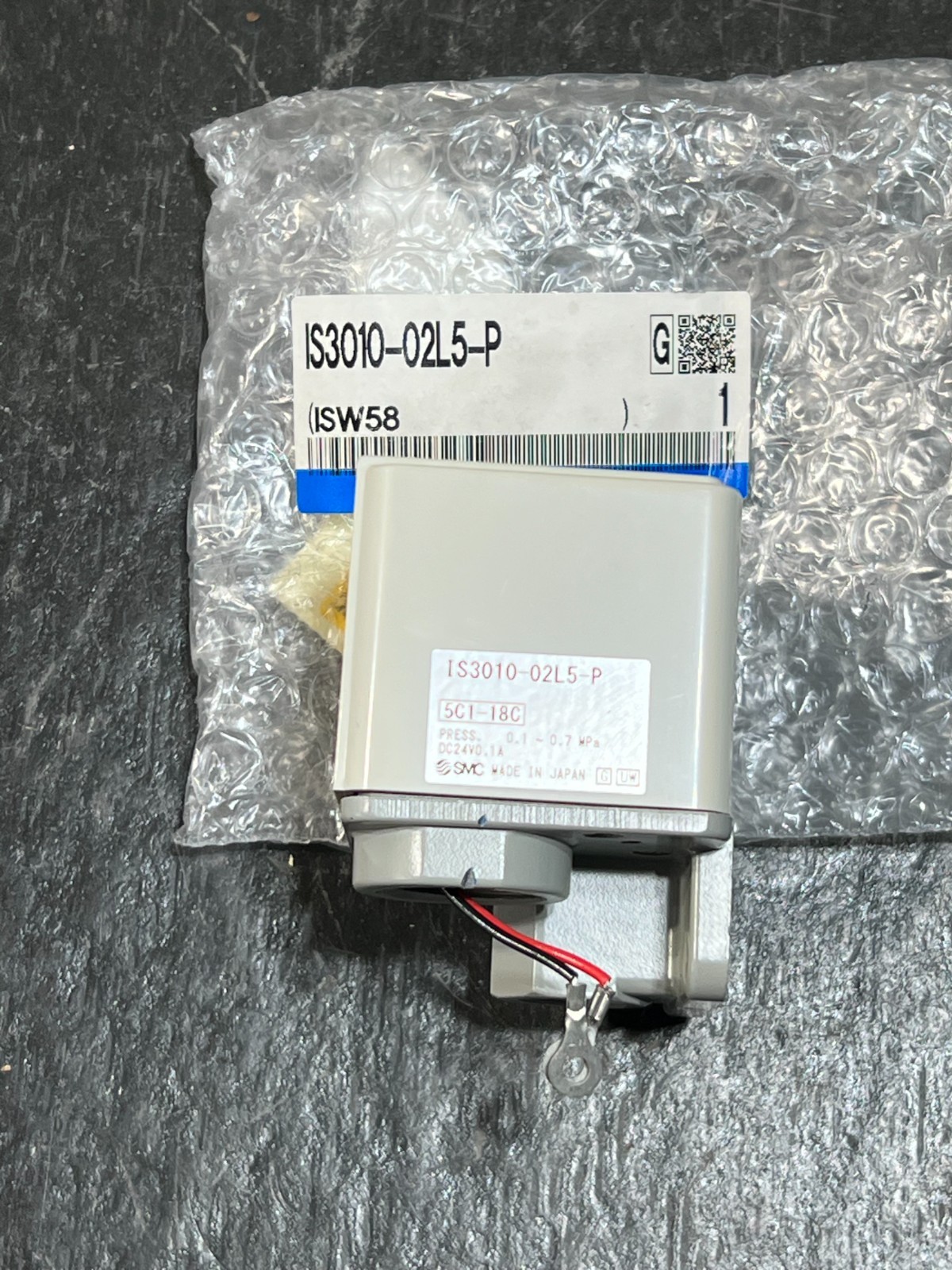 smc is3010-02l5-p nos poor packaging